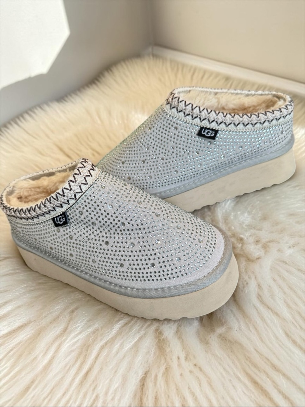 UGG RARE Vintage Tasman Platform Rhinestone Suede Mules Clogs Slippers Sand Grey